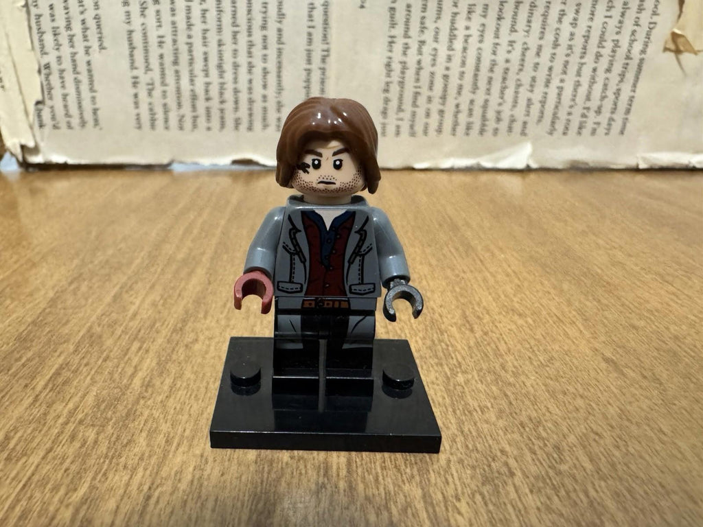 LEGO JURASSIC PARK / WORLD RAINN DELACOURT MINIFIGURE jw077 76945 w/DART GUN