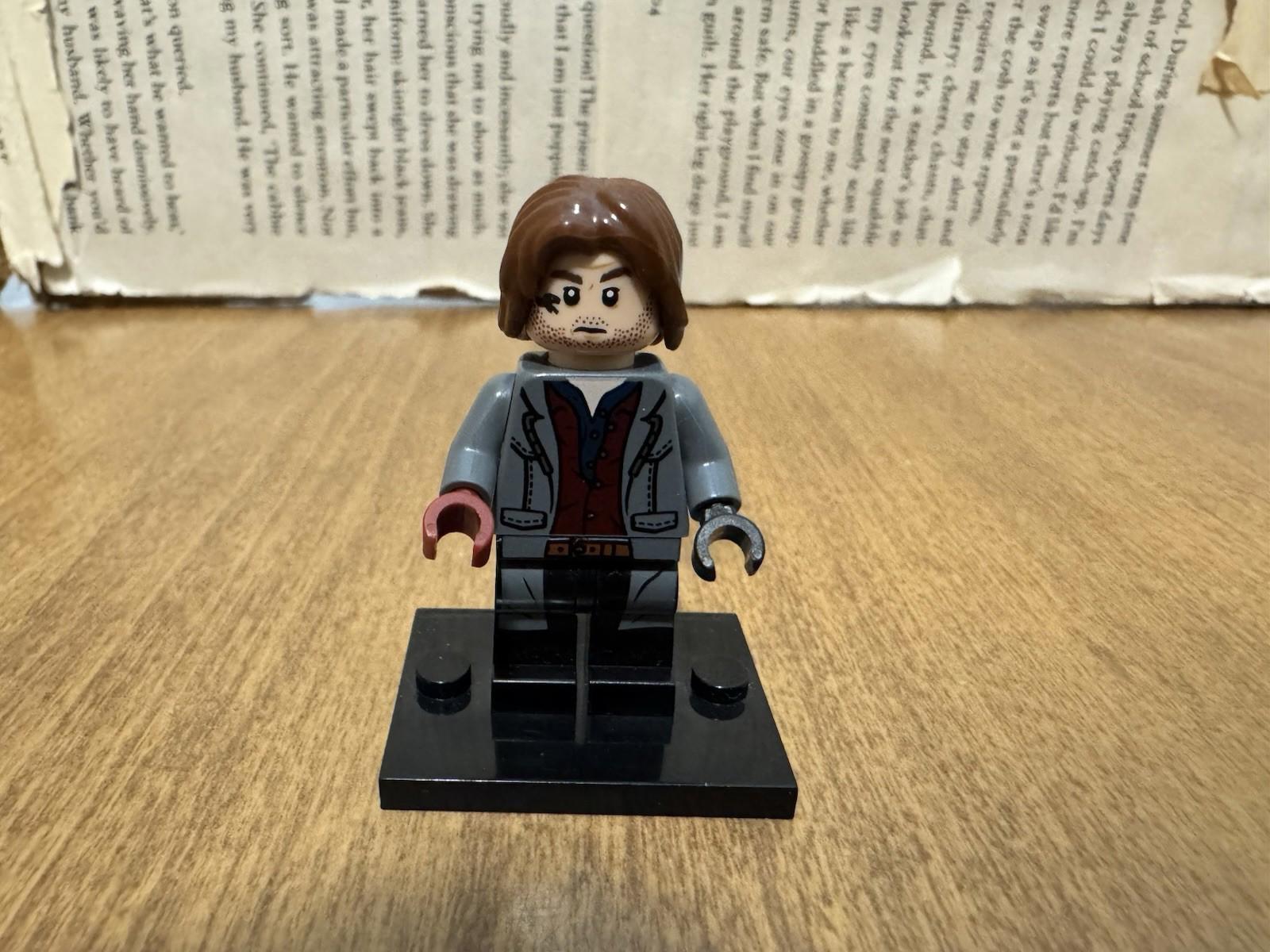 LEGO JURASSIC PARK / WORLD RAINN DELACOURT MINIFIGURE jw077 76945 w/DART GUN