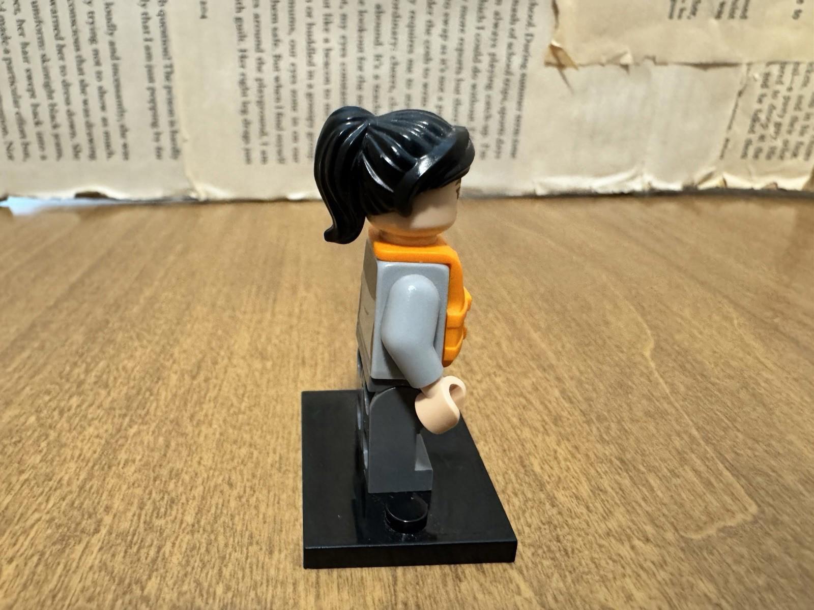 Yaz LEGO Minifigure 76942 Orange Life Jacket Jurassic World Figure