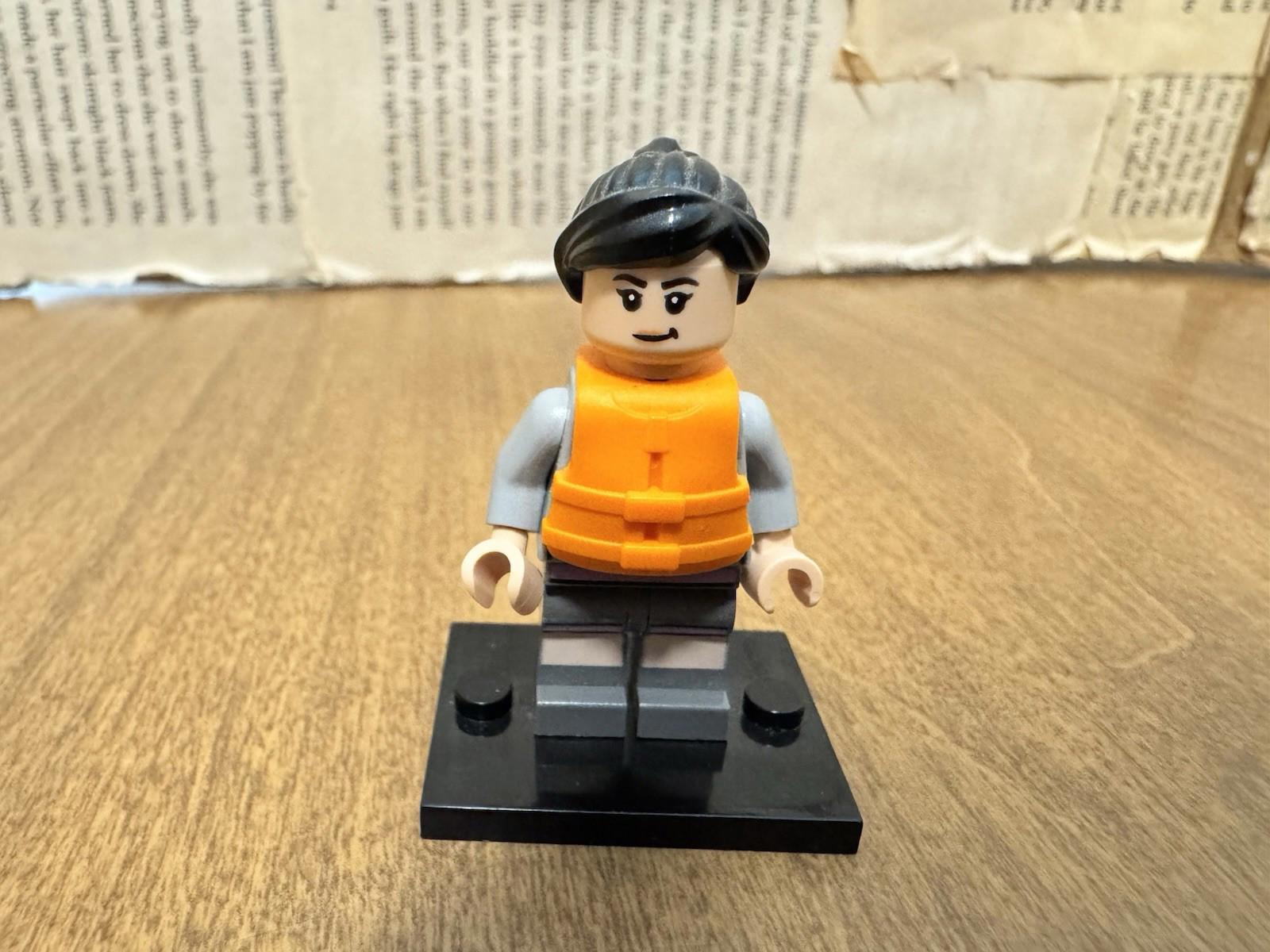 Yaz LEGO Minifigure 76942 Orange Life Jacket Jurassic World Figure
